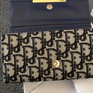 Brand new without tags Dior wallet